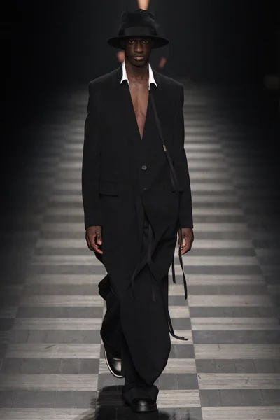 Look 40
